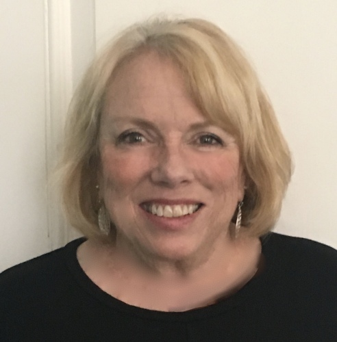 headshot of Bet Curtis