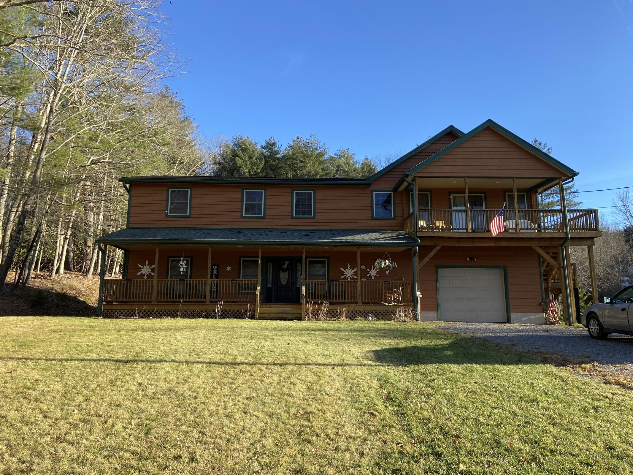 the front of 99 pine hill rd